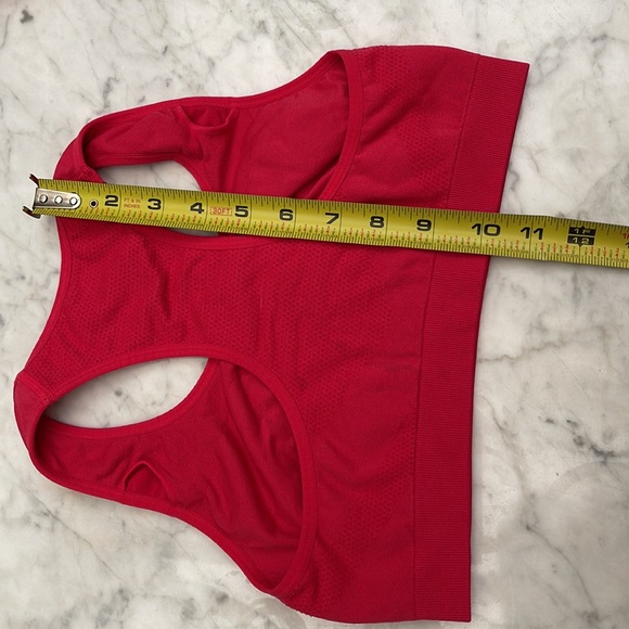 Woman’s sports bra - Picture 4 of 8